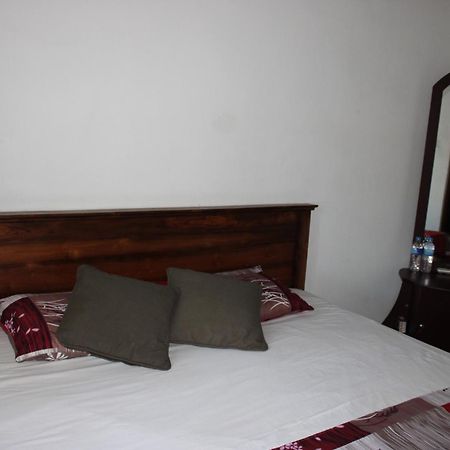 Olideb Gedara Hotel Negombo Exterior foto